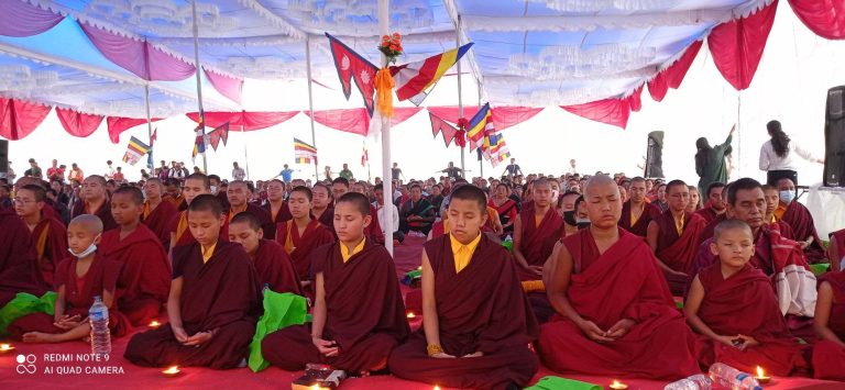 monks meaditating